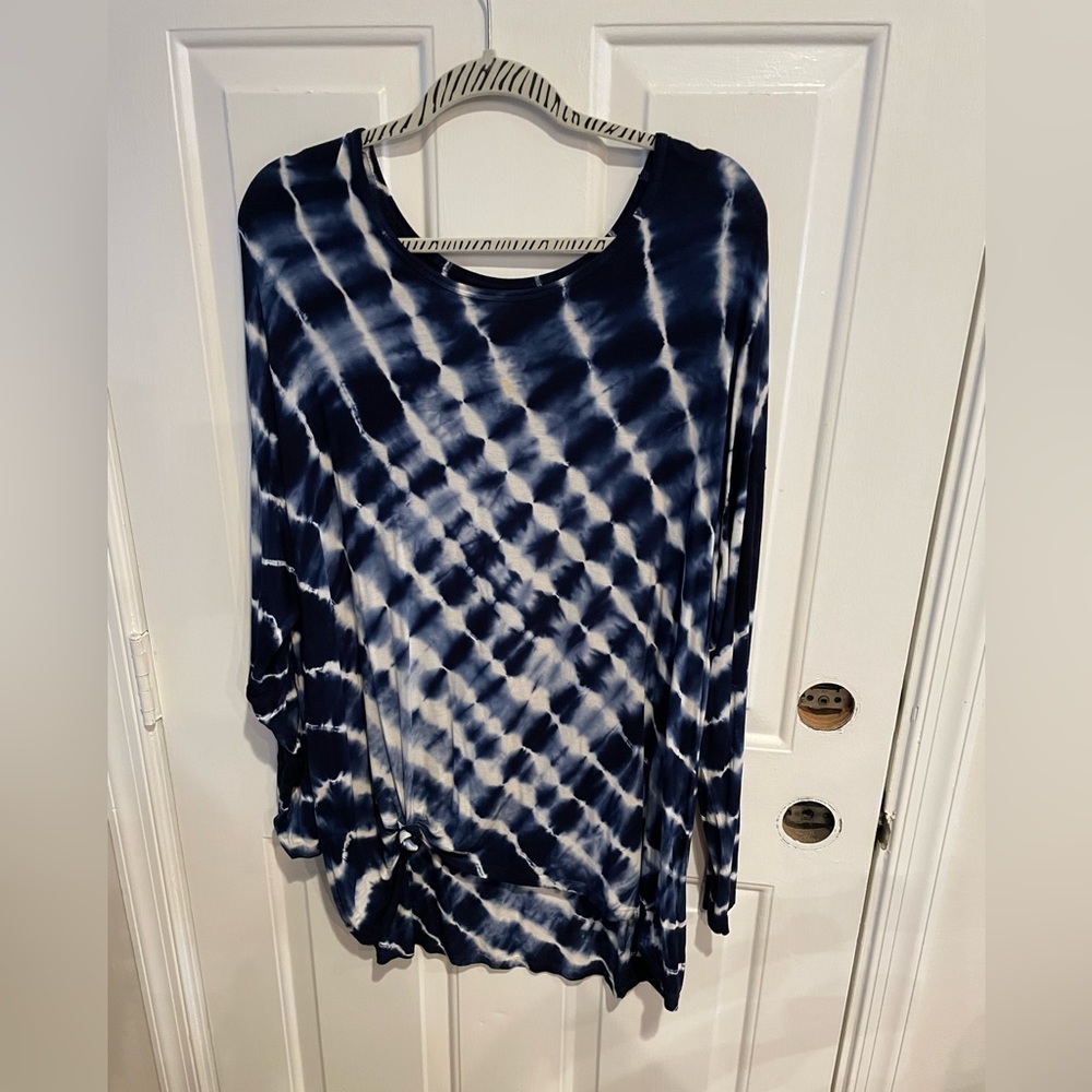 Long sleeve tee